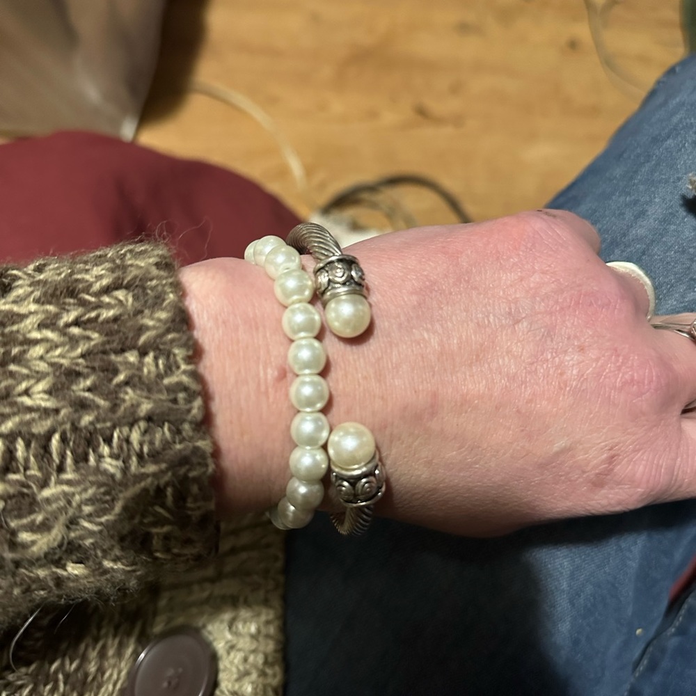Cable wire bracelets - Picture 5 of 8